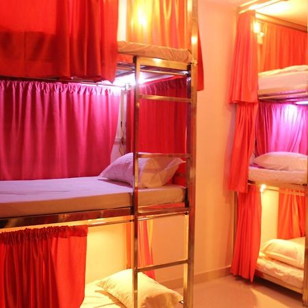 Sunset Backpackers Hostel Орча Екстериор снимка