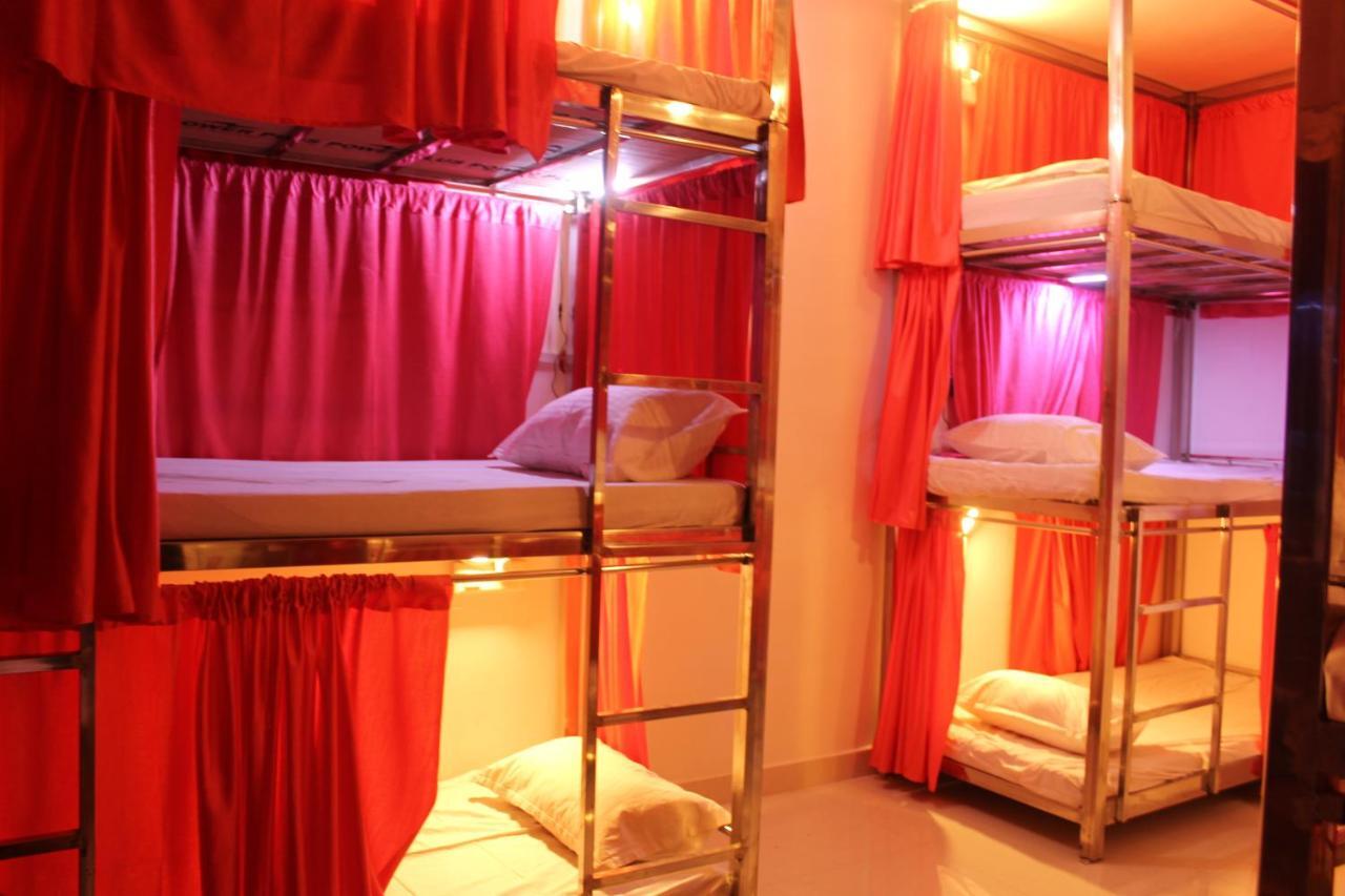 Sunset Backpackers Hostel Орча Екстериор снимка
