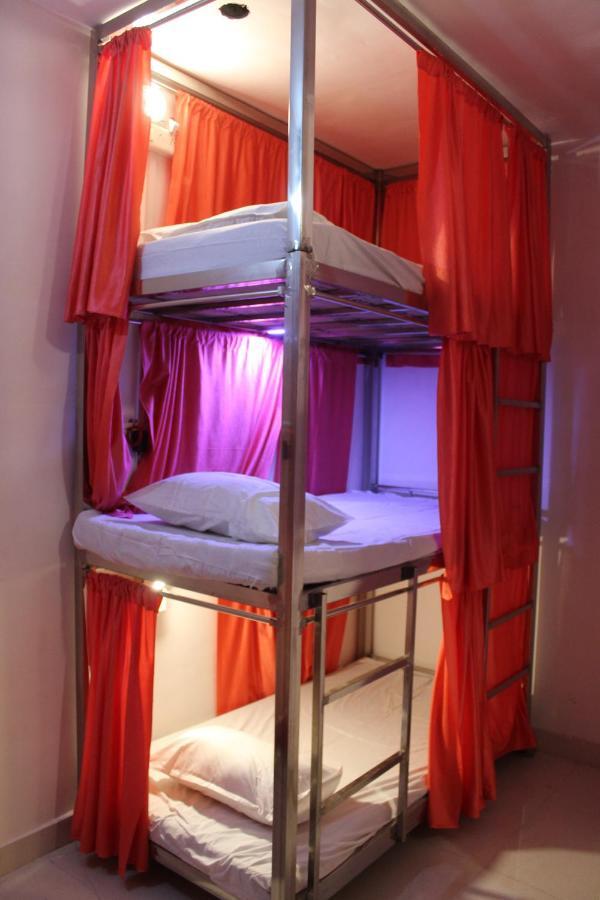 Sunset Backpackers Hostel Орча Екстериор снимка