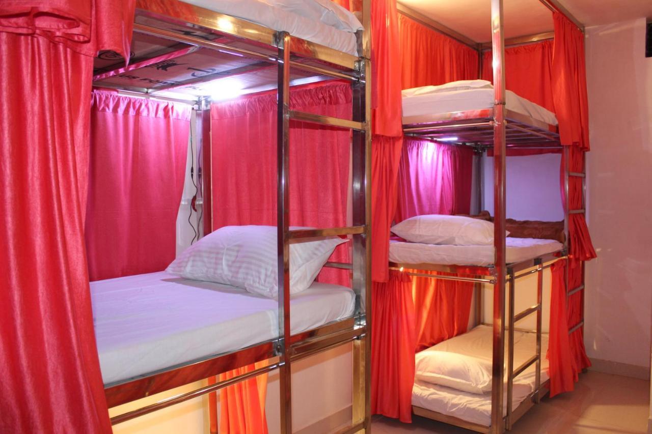 Sunset Backpackers Hostel Орча Екстериор снимка