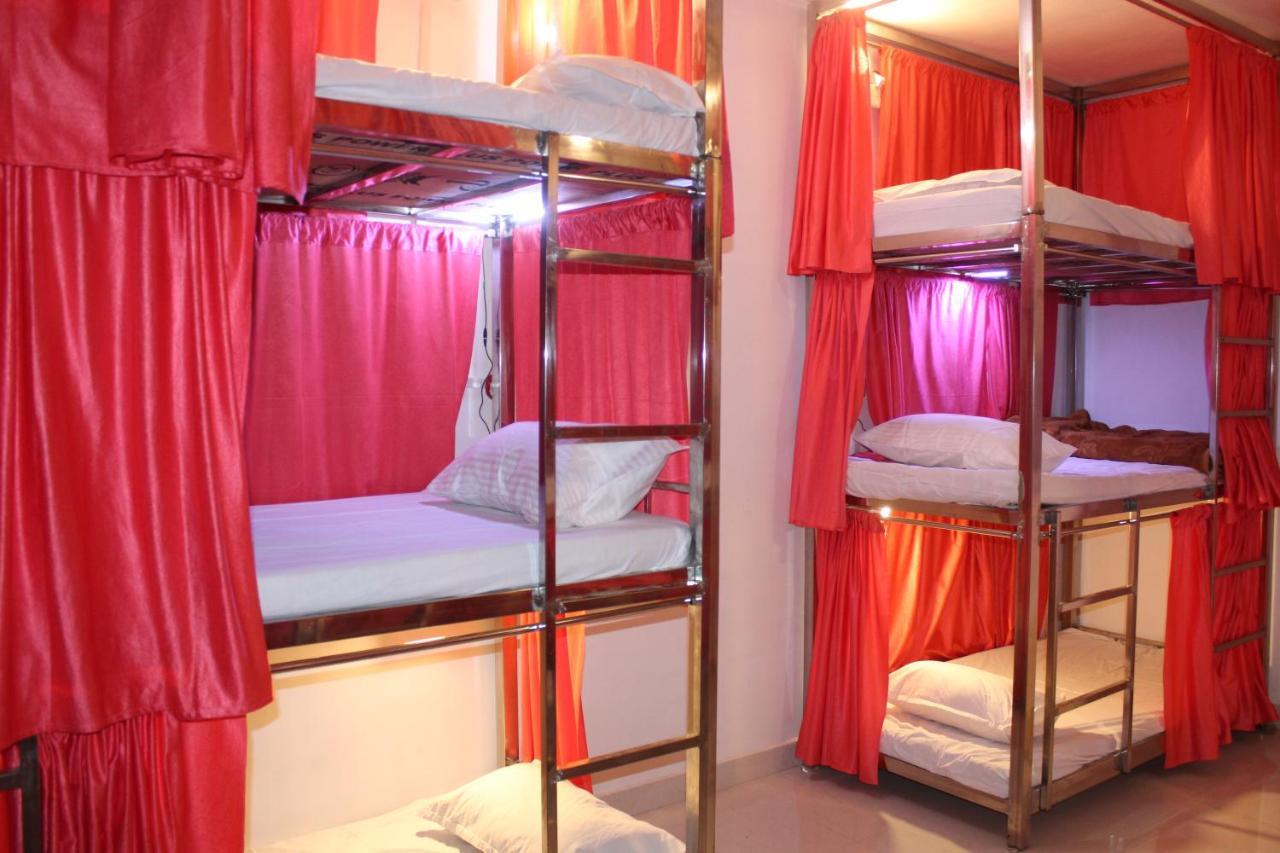 Sunset Backpackers Hostel Орча Екстериор снимка