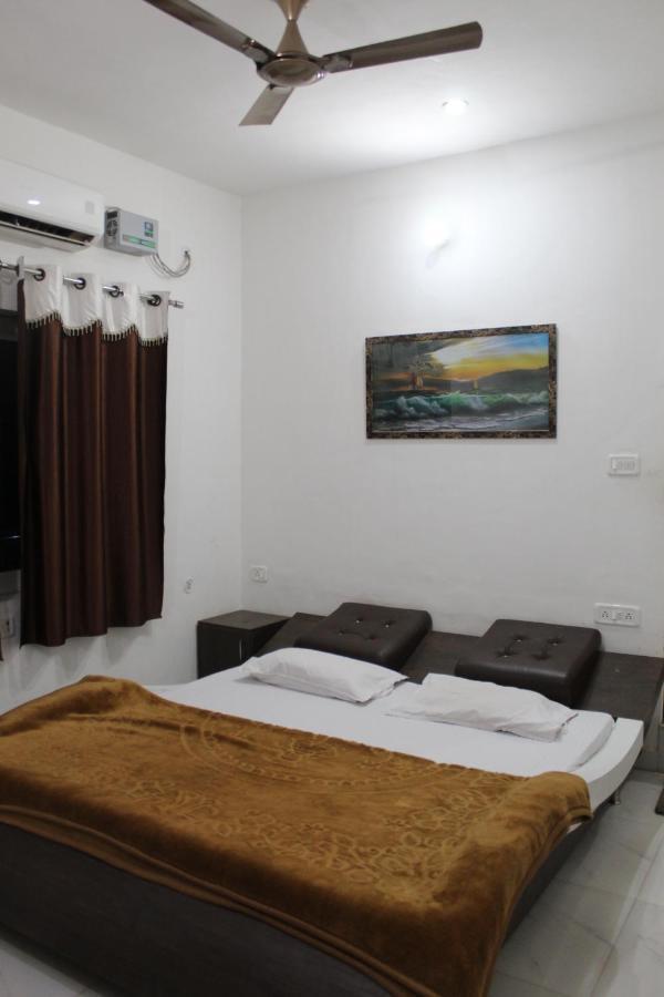 Sunset Backpackers Hostel Орча Екстериор снимка