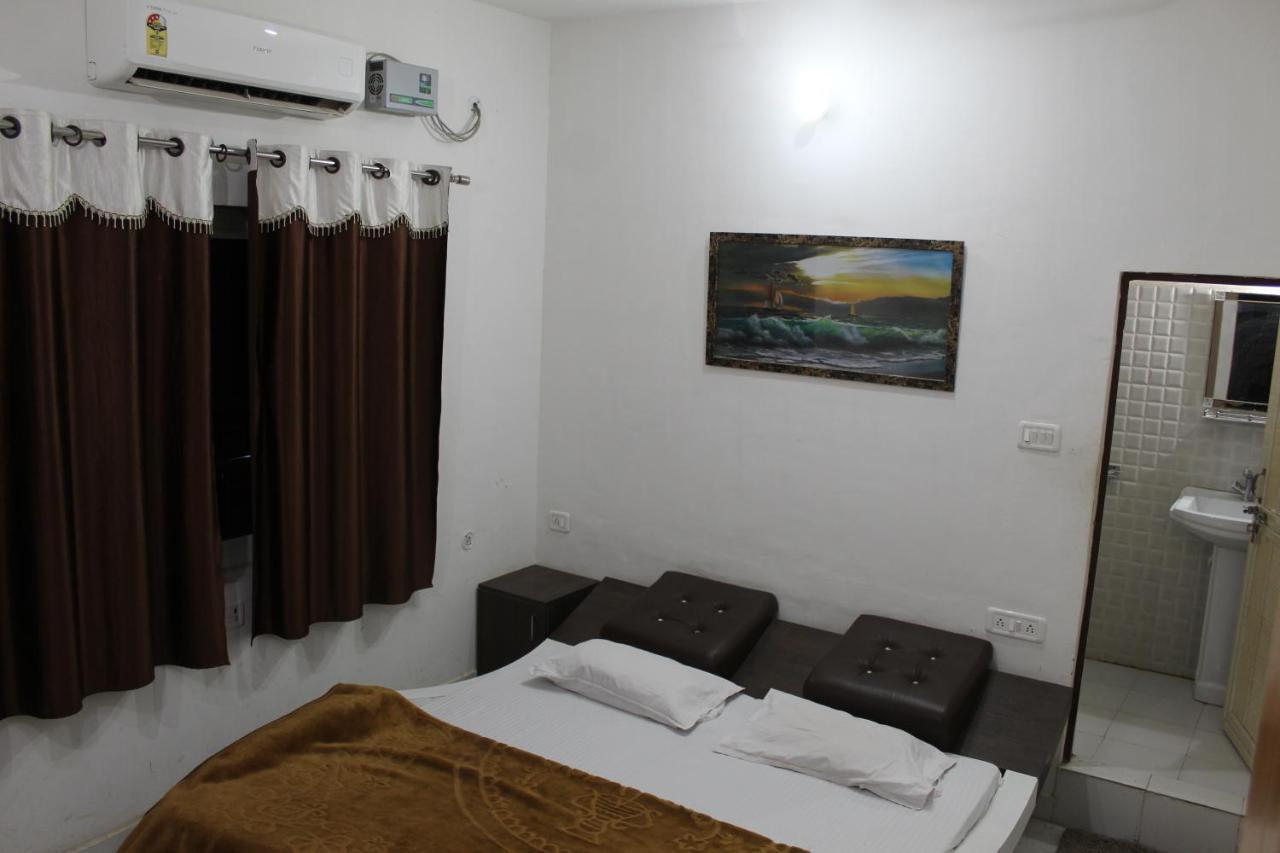 Sunset Backpackers Hostel Орча Екстериор снимка