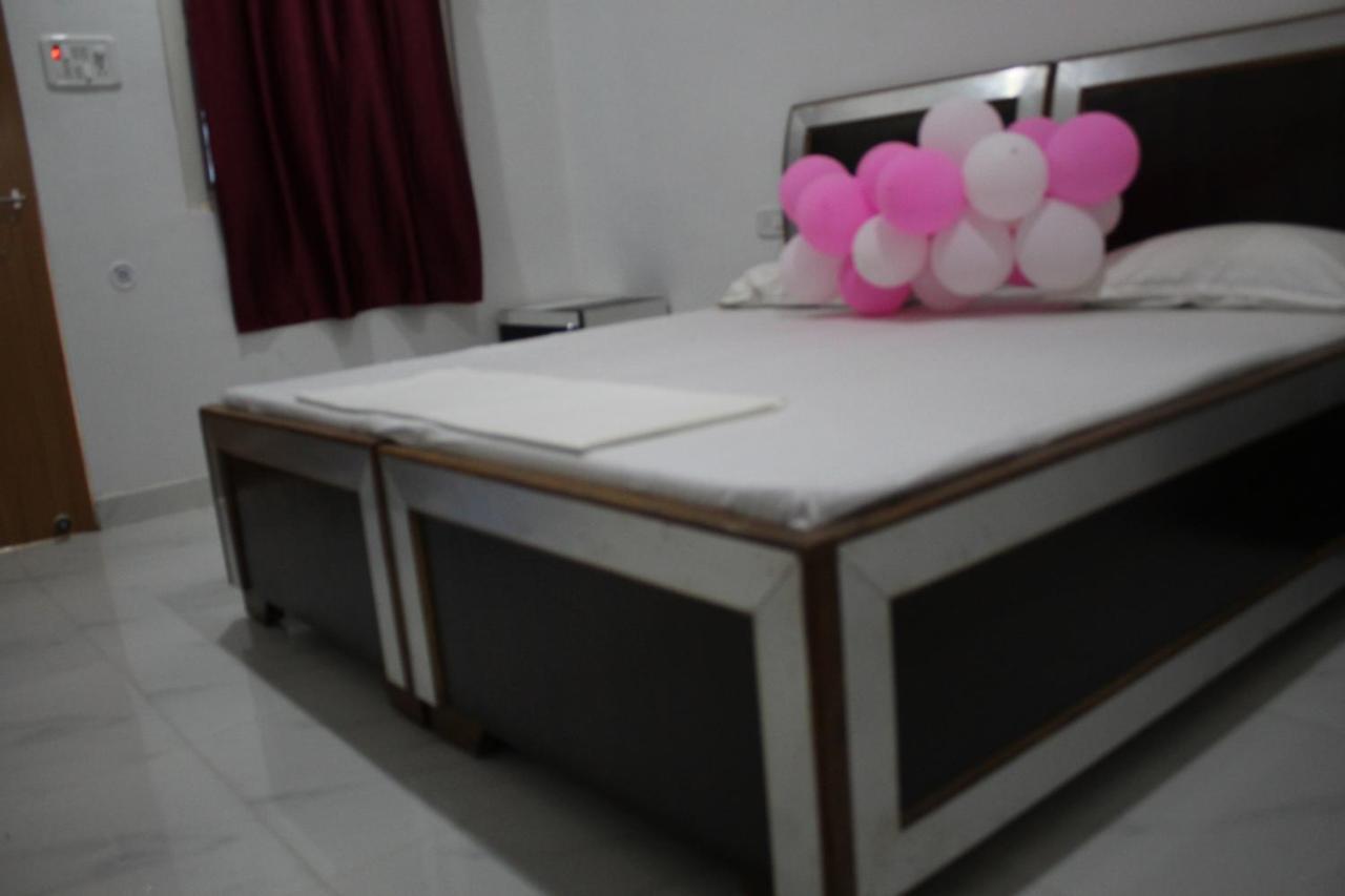 Sunset Backpackers Hostel Орча Екстериор снимка
