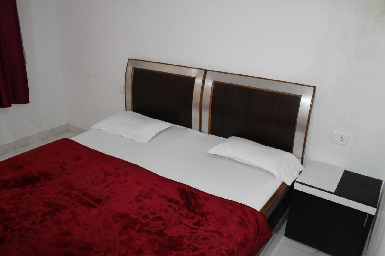 Sunset Backpackers Hostel Орча Екстериор снимка