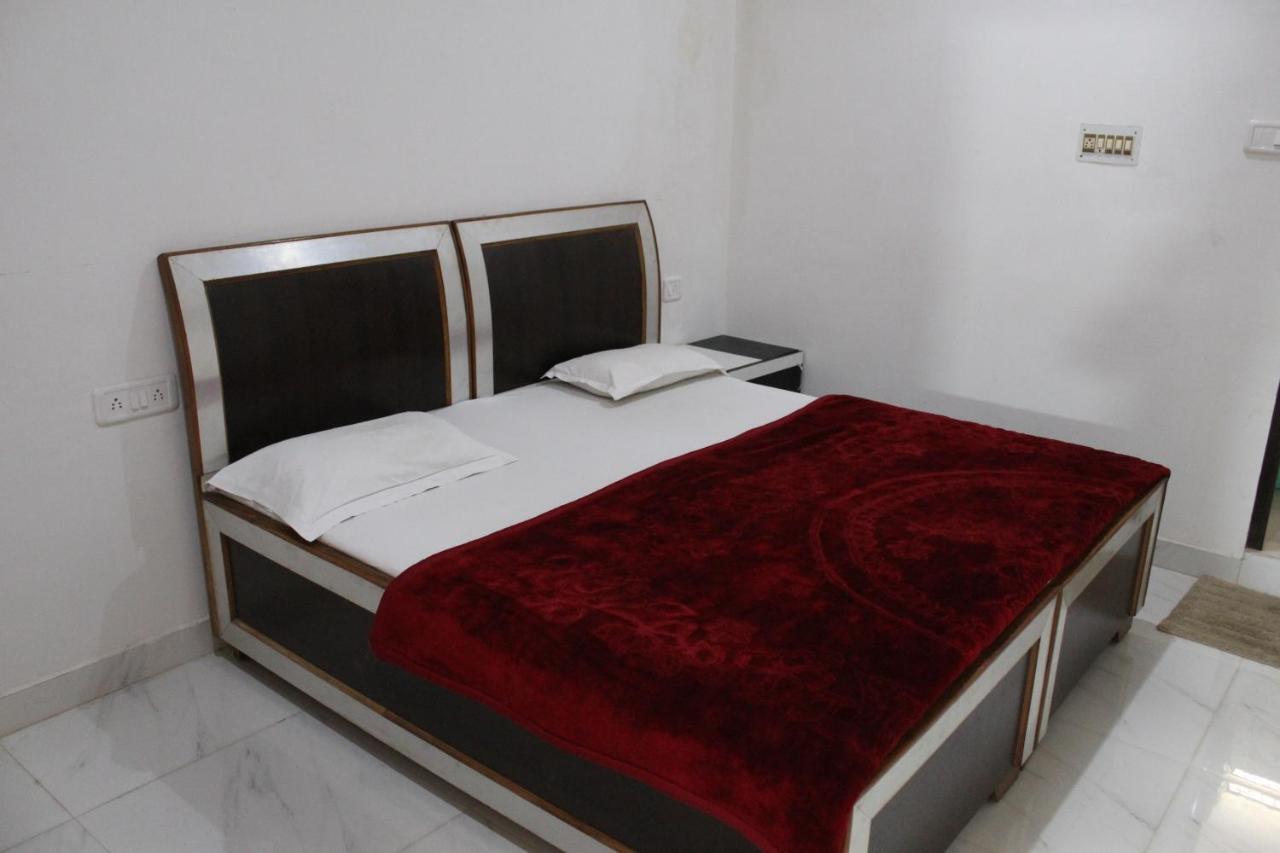 Sunset Backpackers Hostel Орча Екстериор снимка