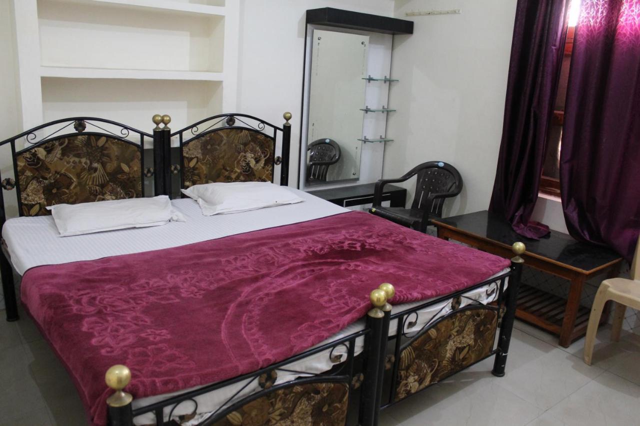 Sunset Backpackers Hostel Орча Екстериор снимка